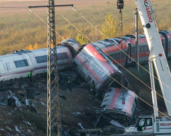 rescue-teams-search-wreckage-for-survivors-after-train-crash-in-spain