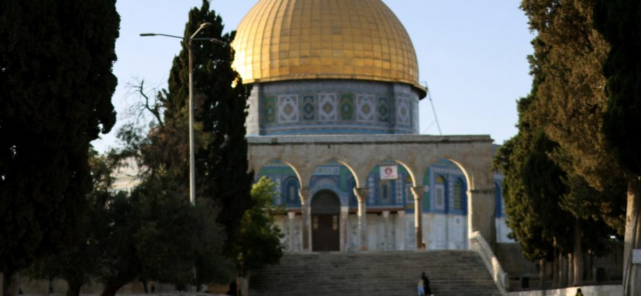 palestinians-face-growing-bans-from-al-aqsa-as-israel-tightens-control