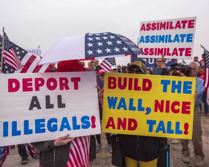 the-ice-arrest-of-a-pro-the-traitor-evangelical-has-maga-in-an-uproar