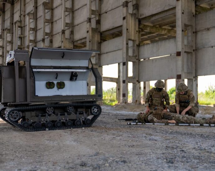 an-armored-capsule-instead-of-an-open-platform:-ukraine-develops-an-evacuation-module-for-the-murakha-ugv