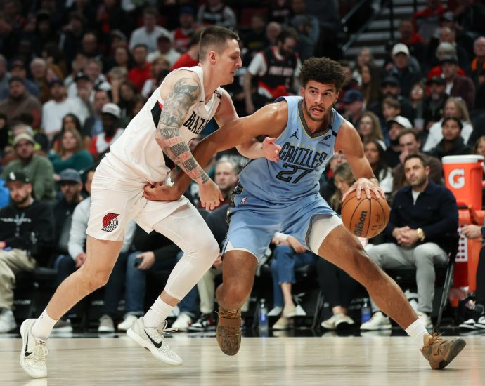nba:-cameron-boozer-tallies-first-triple-double,-grizzlies-remain-unbeaten