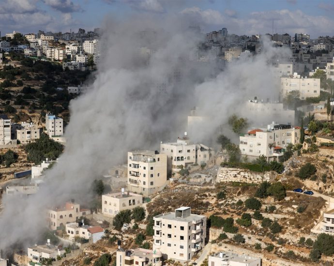 israel-demolishes-homes-of-palestinians-blamed-for-attack-on-soldiers