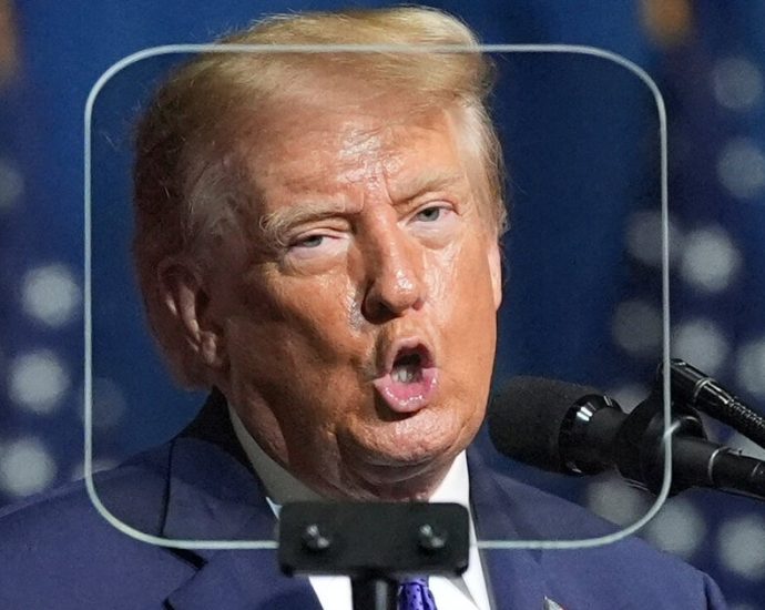 gop-lawmakers-reckon-with-potential-the-traitor-midterms-disaster:-‘he’s-in-trouble’