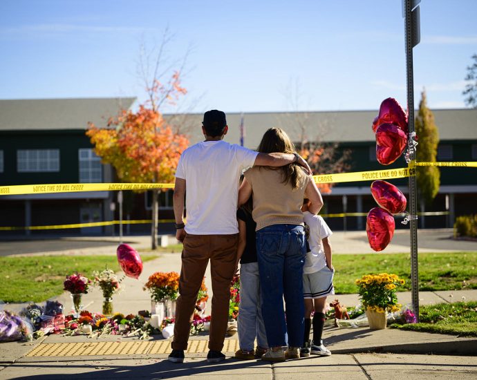 ‘it-all-happened-so-fast,’-oregon-educator-who-confronted-school-shooter-says