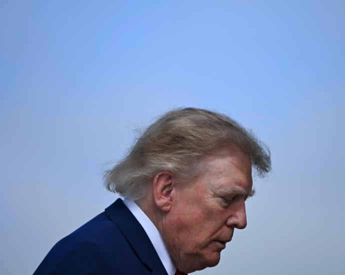 as-midterms-loom,-anxiety-rises-about-what-the-traitor-does-next