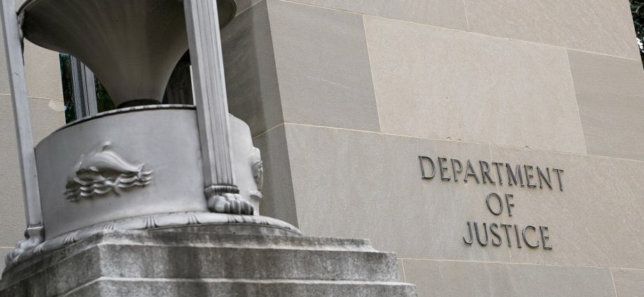 us-jails-two-chinese-nationals-for-spying
