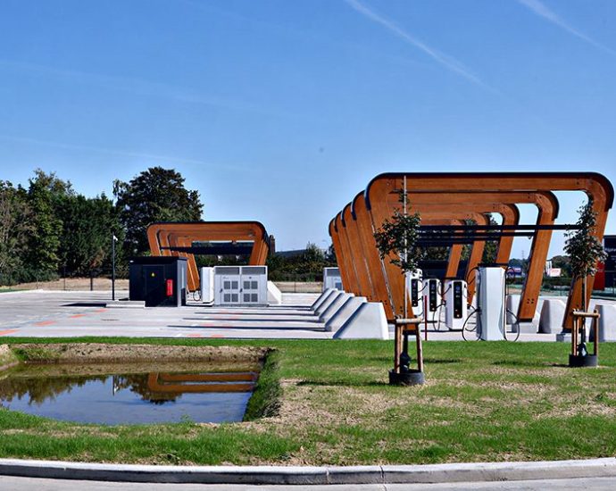 milence-opens-heavy-duty-ev-charging-hub-with-mcs-charging-in-belgium