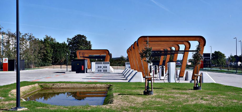 milence-opens-heavy-duty-ev-charging-hub-with-mcs-charging-in-belgium